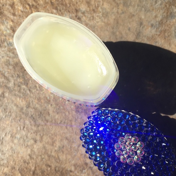 Limited-Edition Swarovski Crystal Lip Therapy - Picture 4 of 7